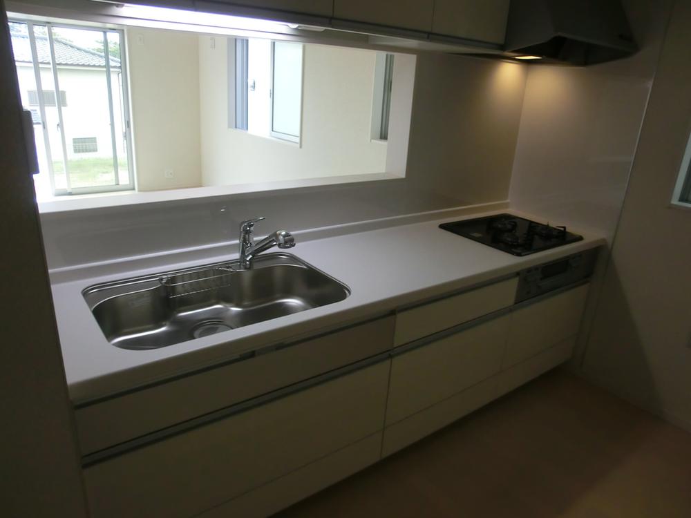 Same specifications photo (kitchen). <Kitchen construction cases> Popular face-to-face kitchen. Living room overlooks. 