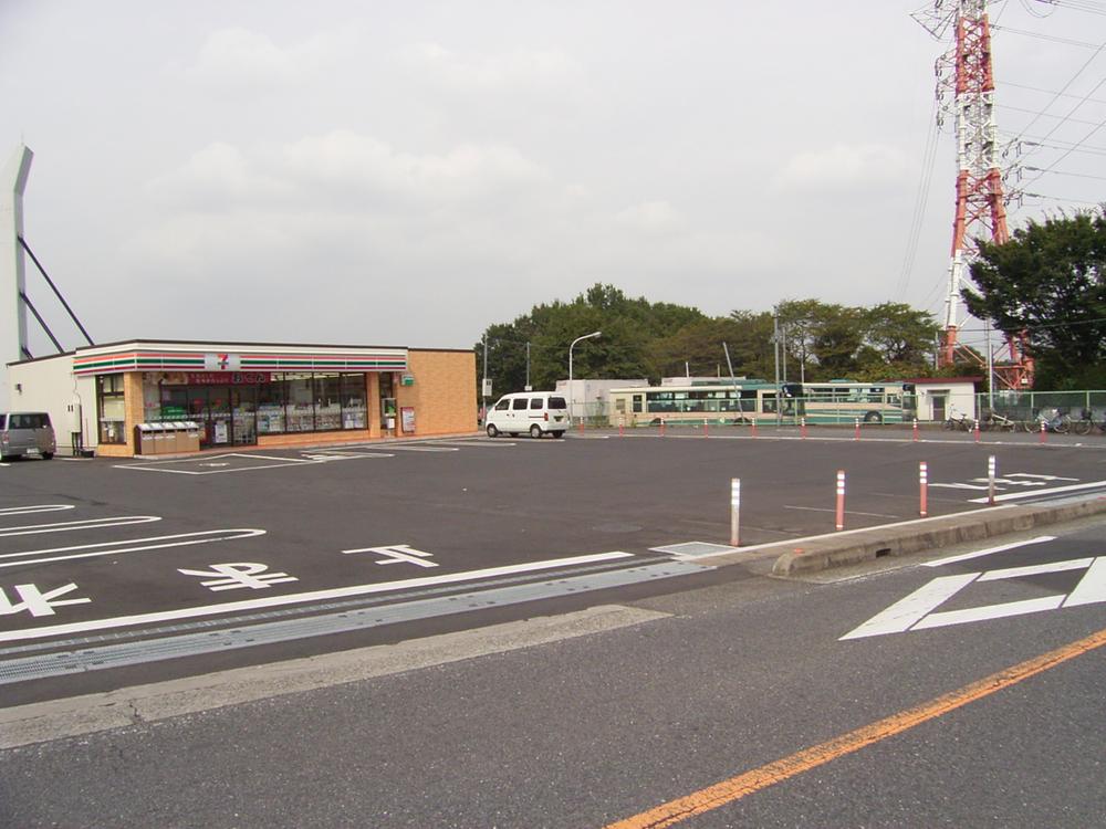 Convenience store. 593m to Seven-Eleven NizaSakae 1-chome