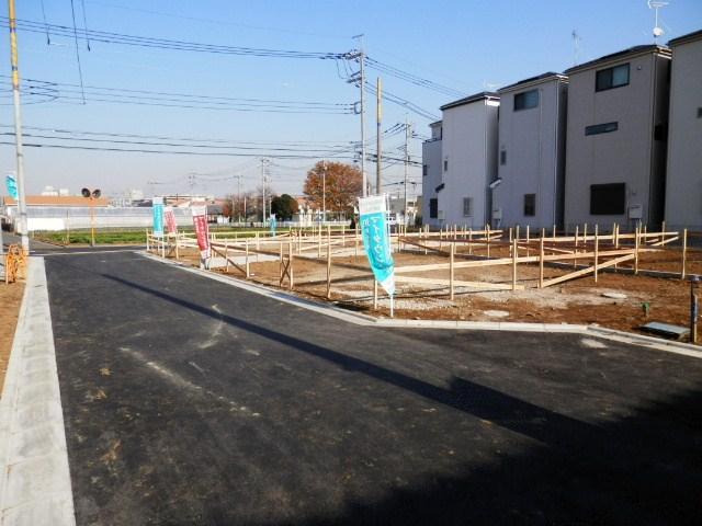 Local photos, including front road. Local (12 May 2013) Shooting