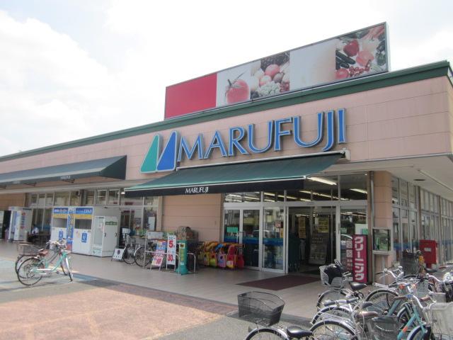 Supermarket. Marufuji to Niiza shop 350m
