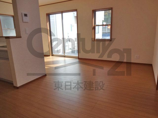 Living. Local (11 May 2013) Shooting