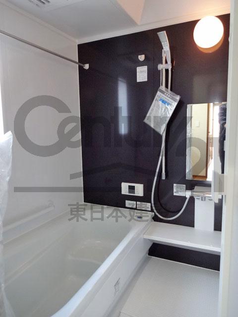 Bathroom. Local (11 May 2013) Shooting