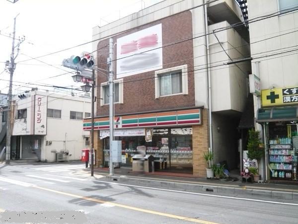 Convenience store. 790m to Seven-Eleven NizaSakae 4-chome