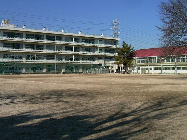 Primary school. 470m until the Ikeda Elementary School