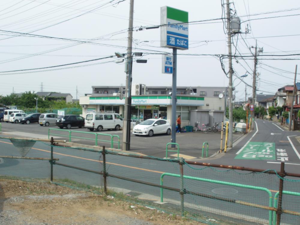 Convenience store. FamilyMart Nishiōizumi 691m up to four-chome