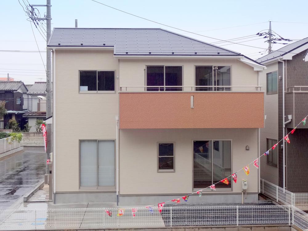 Local appearance photo. Local (11 May 2013) Shooting