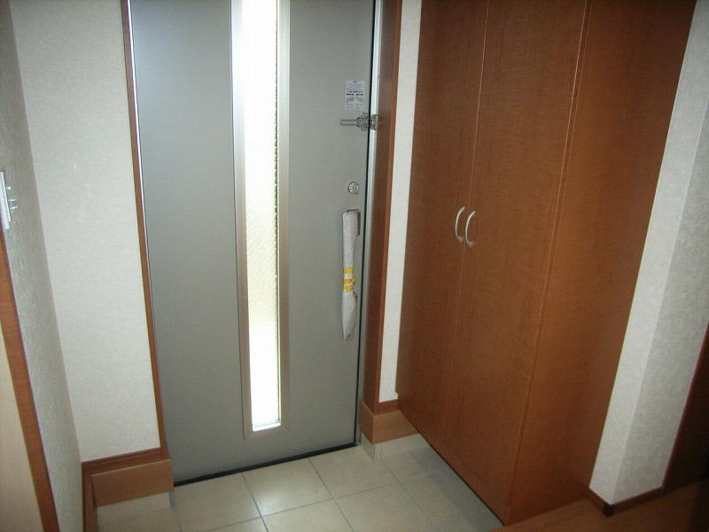 Entrance. Local (12 May 2013) Shooting