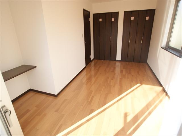 Non-living room. Housed plenty of Western-style