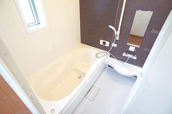 Bathroom. Indoor (10 May 2013) Shooting Building 2