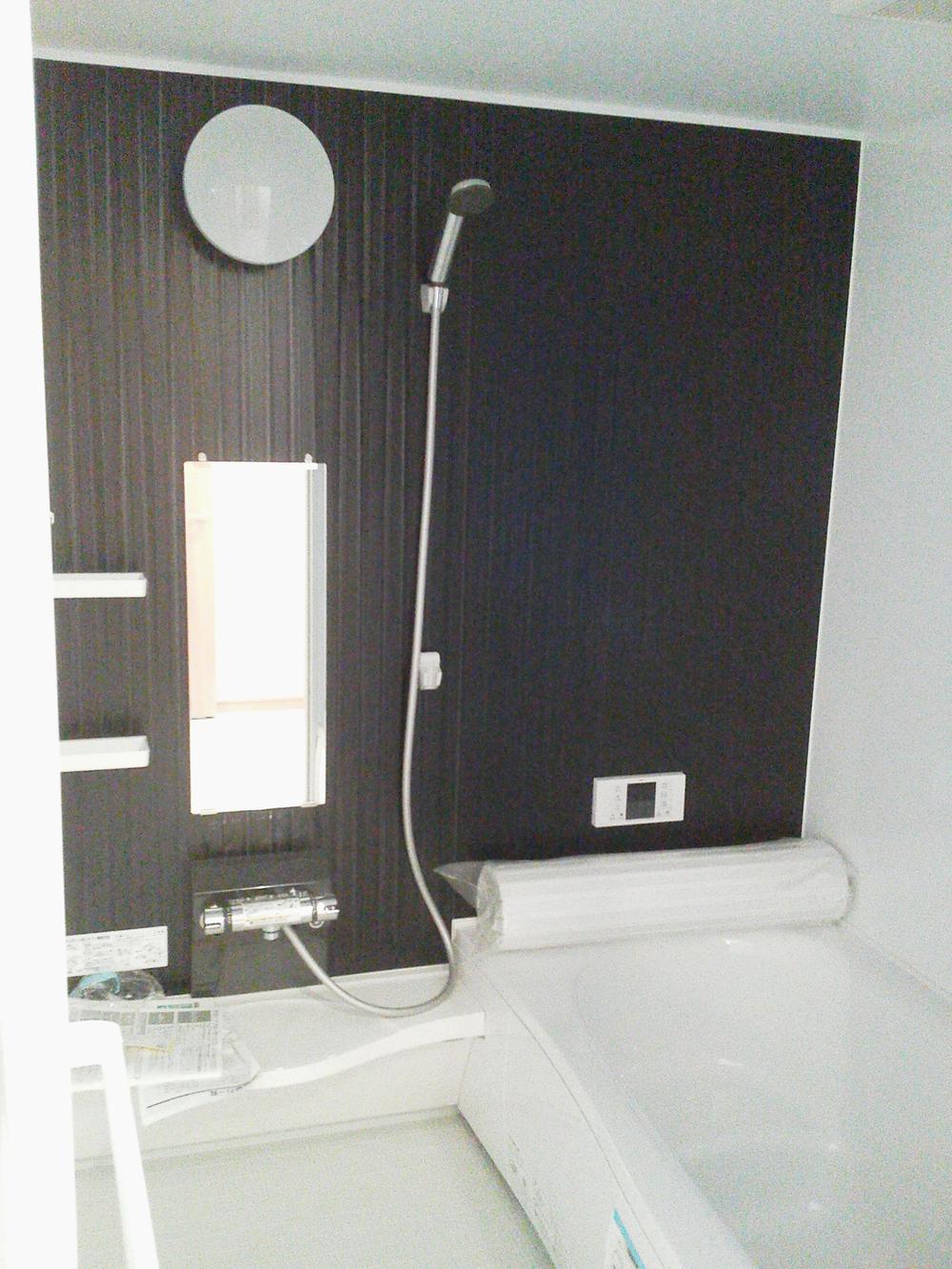 Bathroom. 1 Building room (October 2013) Shooting