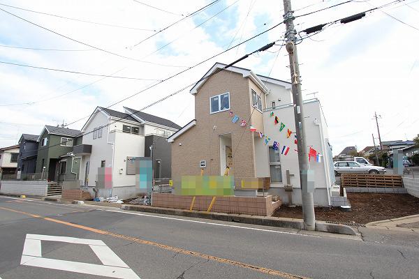 Local photos, including front road. Local (November 10, 2013) Shooting