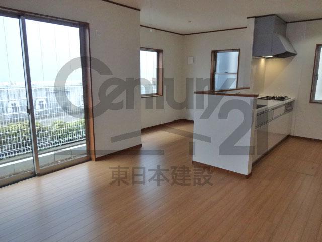 Living. Local (11 May 2013) Shooting