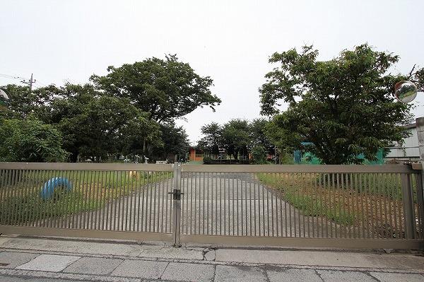 kindergarten ・ Nursery. Ranch until the nursery 810m