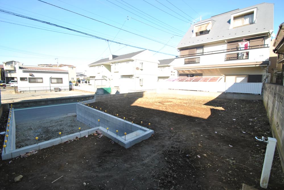 Local appearance photo. Local (11 May 2013) Shooting