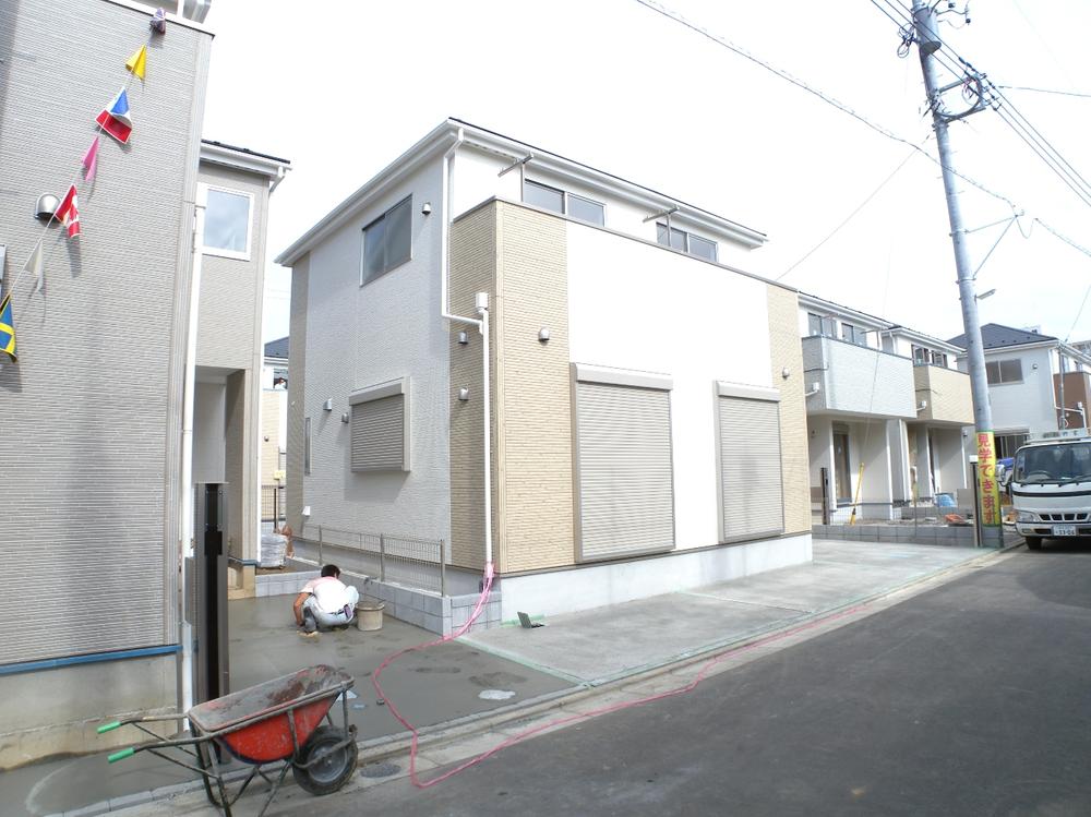 Local appearance photo. Local (11 May 2013) Shooting