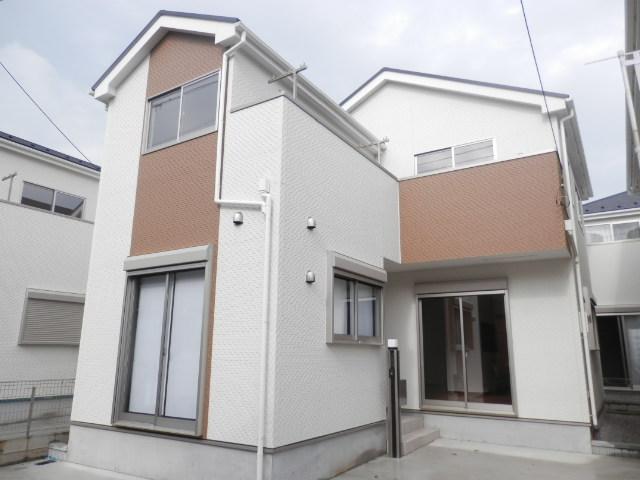 Local appearance photo. Local (12 May 2013) Shooting