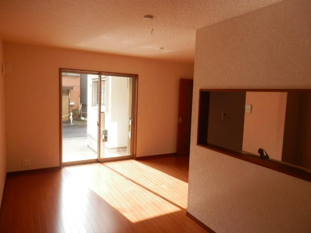 Living. Local (12 May 2013) Shooting