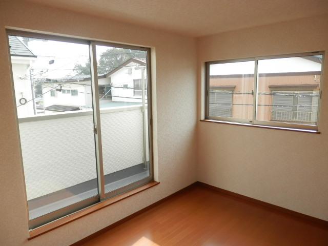 Non-living room. Local (12 May 2013) Shooting