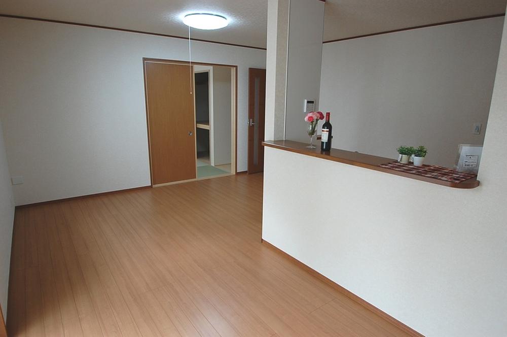 Living.  ☆ Family of conversation bouncy face-to-face kitchen (3 Building) ☆ 