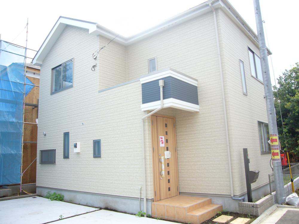 Local appearance photo. Local (10 May 2013) Shooting