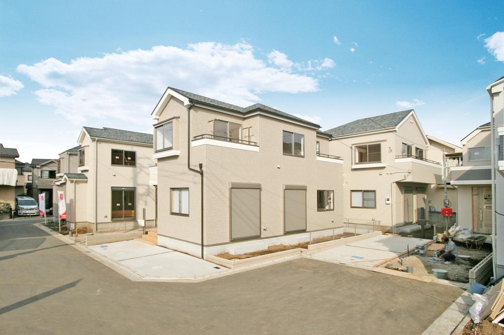 Local appearance photo. Local (10 May 2013) Shooting