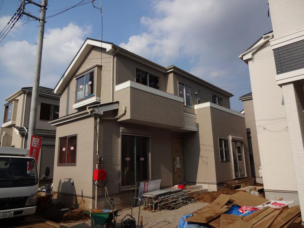 Local appearance photo. Local (11 May 2013) Shooting