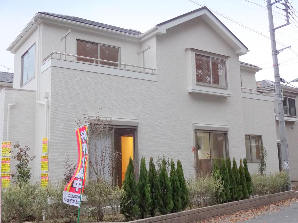 Local appearance photo. Local (11 May 2013) Shooting