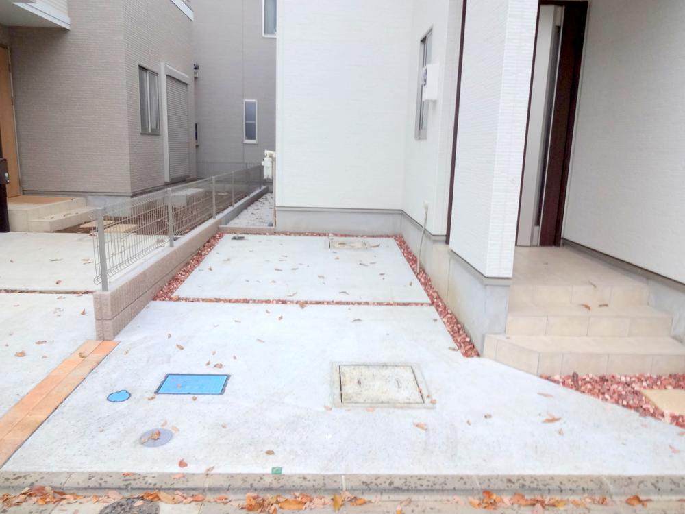 Parking lot. Local (11 May 2013) Shooting