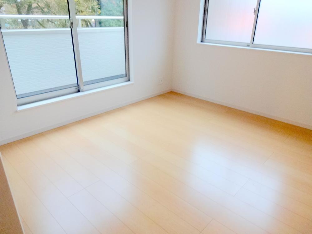 Non-living room. Indoor (11 May 2013) Shooting