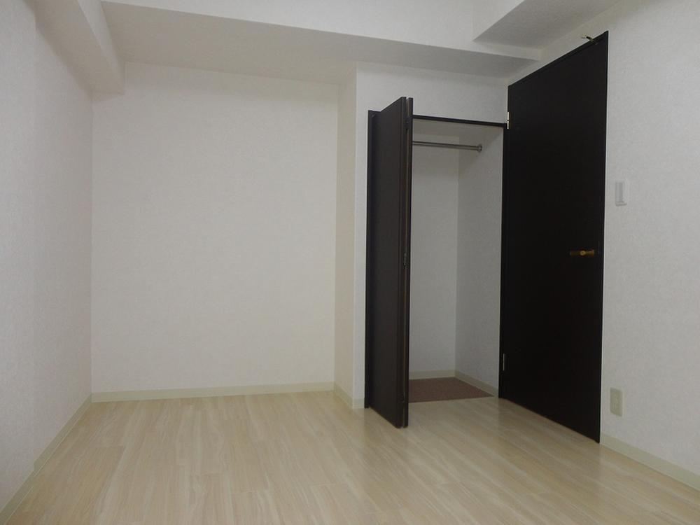 Non-living room. Indoor (11 May 2013) Shooting