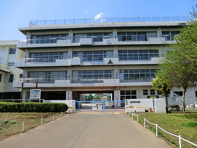 Primary school. Shinbori until elementary school 960m