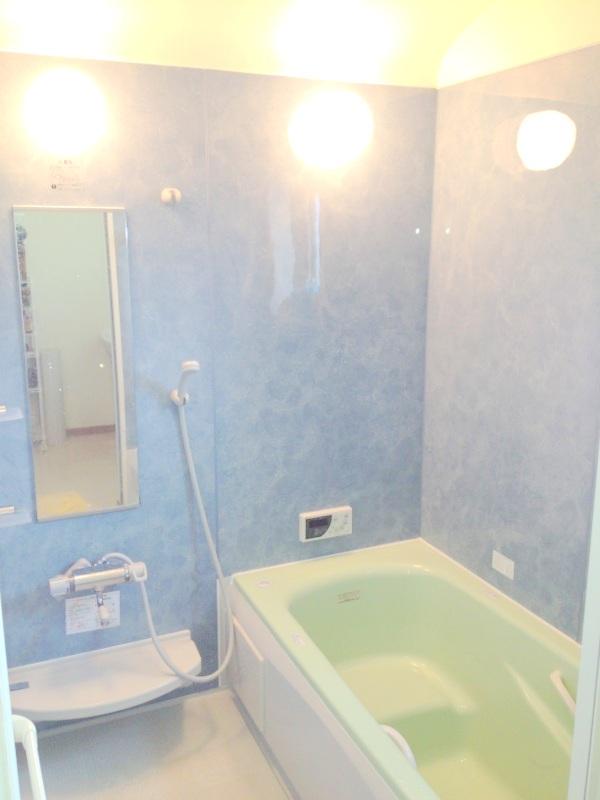 Bathroom. And medium widely, It is very beautiful your ☆