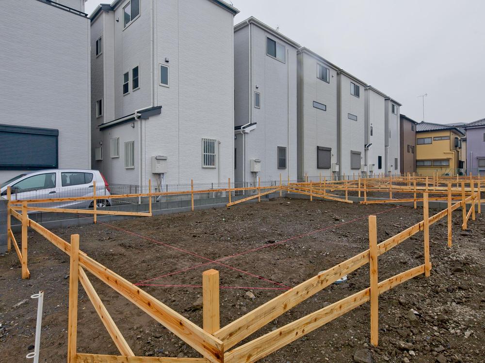 Local appearance photo. Local (12 May 2013) Shooting