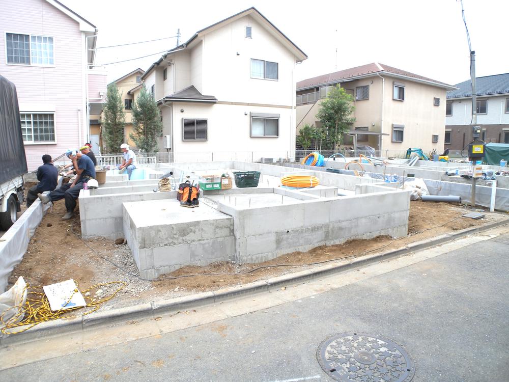 Local photos, including front road. Local (10 May 2013) Shooting