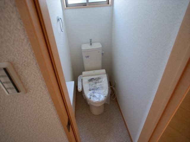 Toilet. 6 Building