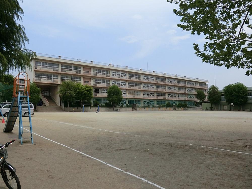 Primary school. 730m eight stone elementary school up to eight stone elementary school