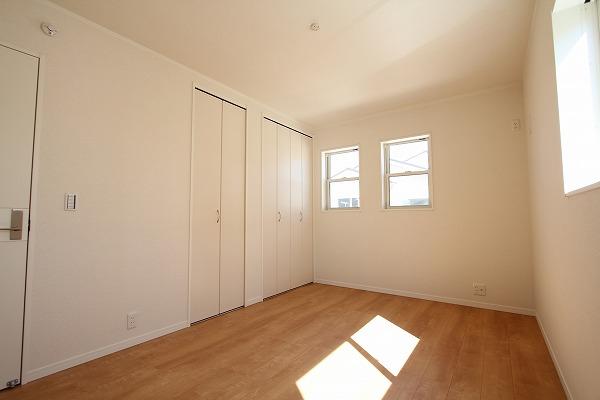 Non-living room. 9 Building