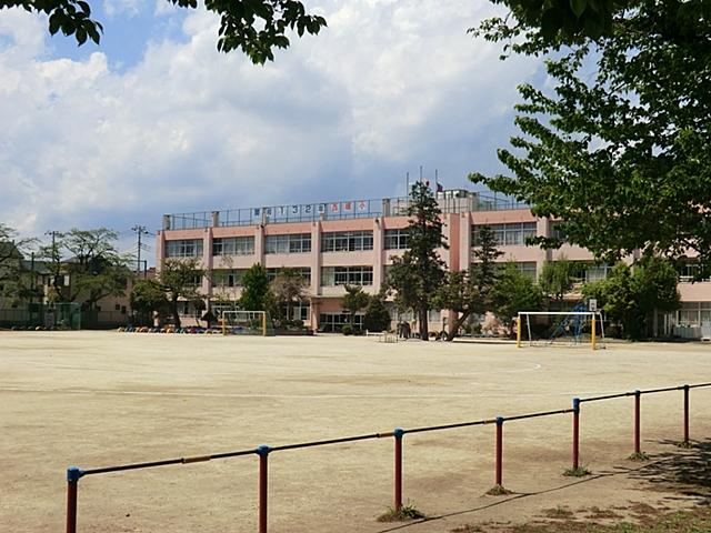 Primary school. Nishibori to elementary school 320m