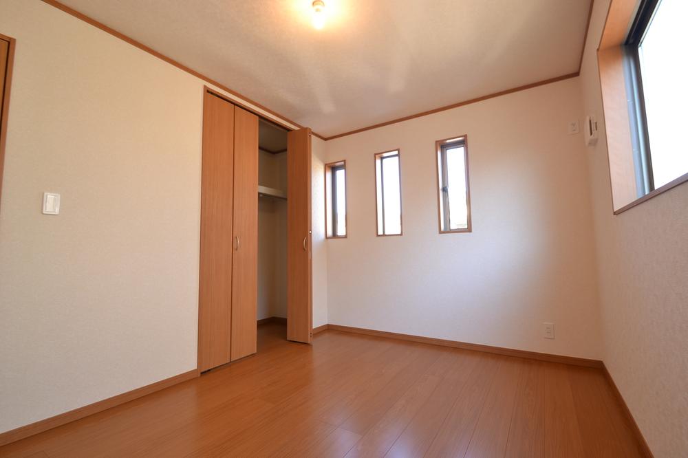 Non-living room. Indoor (12 May 2013) Shooting