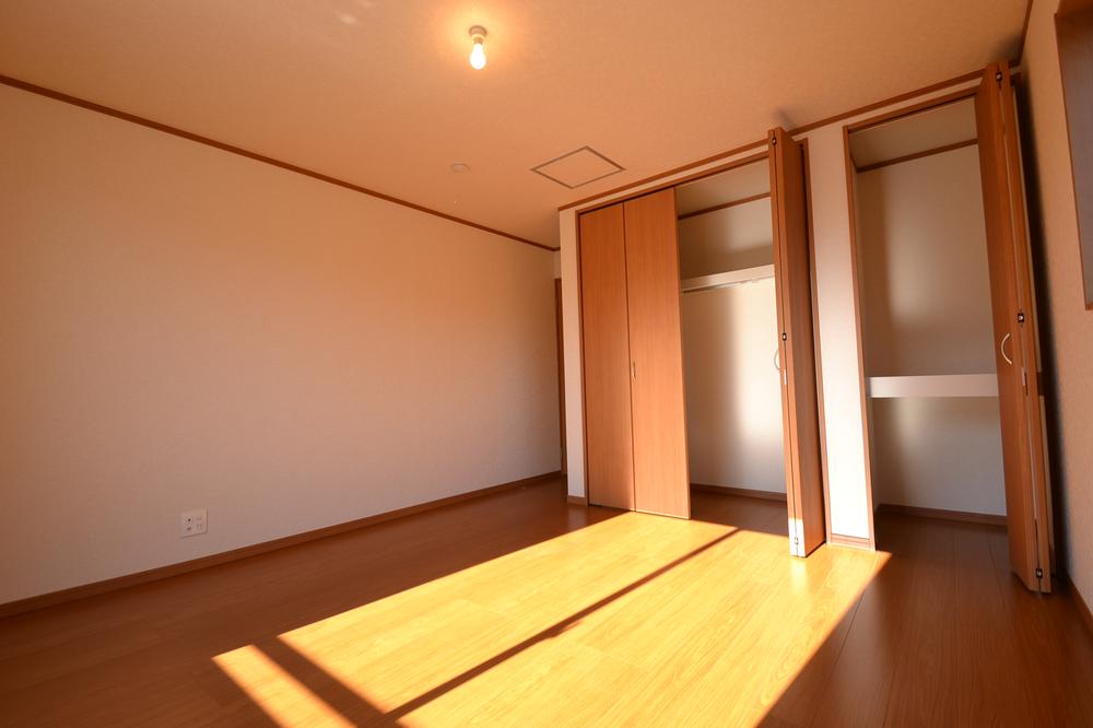 Non-living room. Indoor (12 May 2013) Shooting