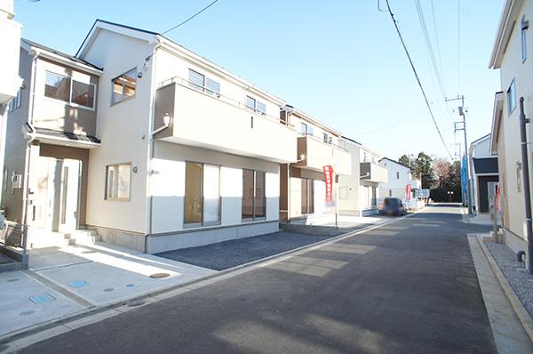 Local photos, including front road. Local (12 May 2013) Shooting