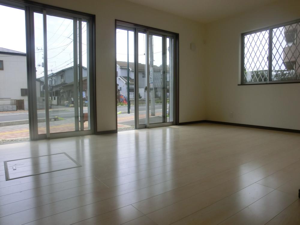 Living. Because it took a lot of windows came in bright sunshine in the room