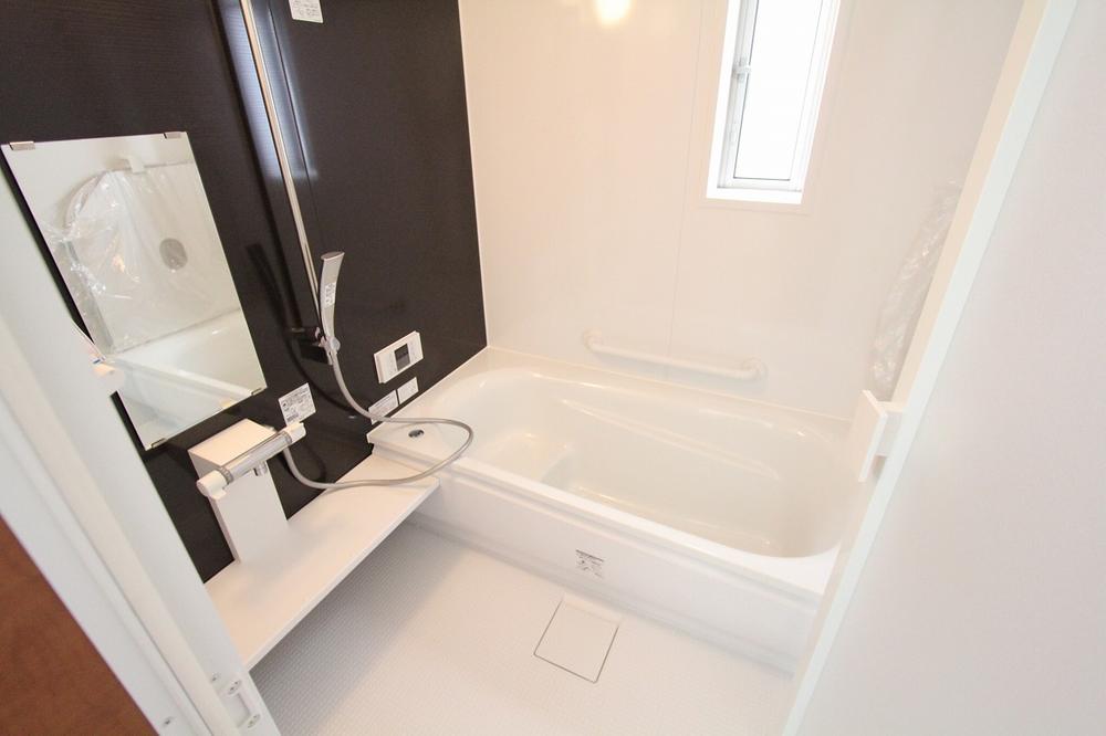 Bathroom. 5 Building (October 11, 2013) Shooting