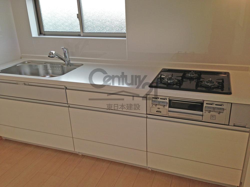 Kitchen. Local (11 May 2013) Shooting