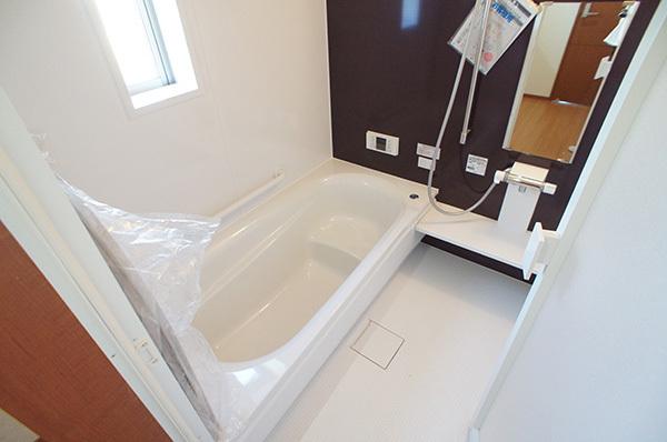 Bathroom. 16 Building