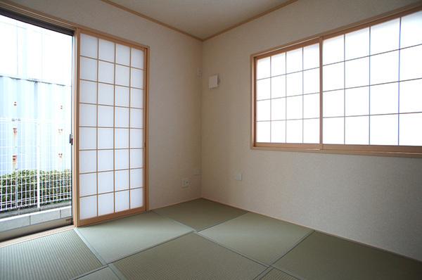 Non-living room. 16 Building