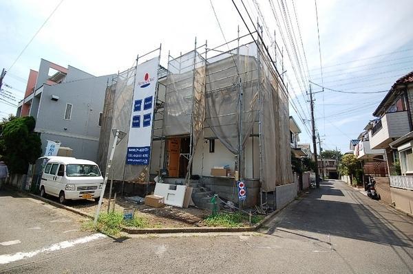 Local photos, including front road. Local (September 2013) Shooting