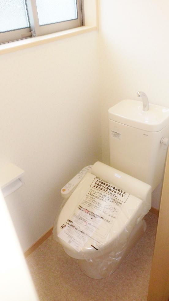 Other Equipment. 1st floor ・ Each on the second floor set up a toilet with bidet. It is convenient to the busy time of the morning. 