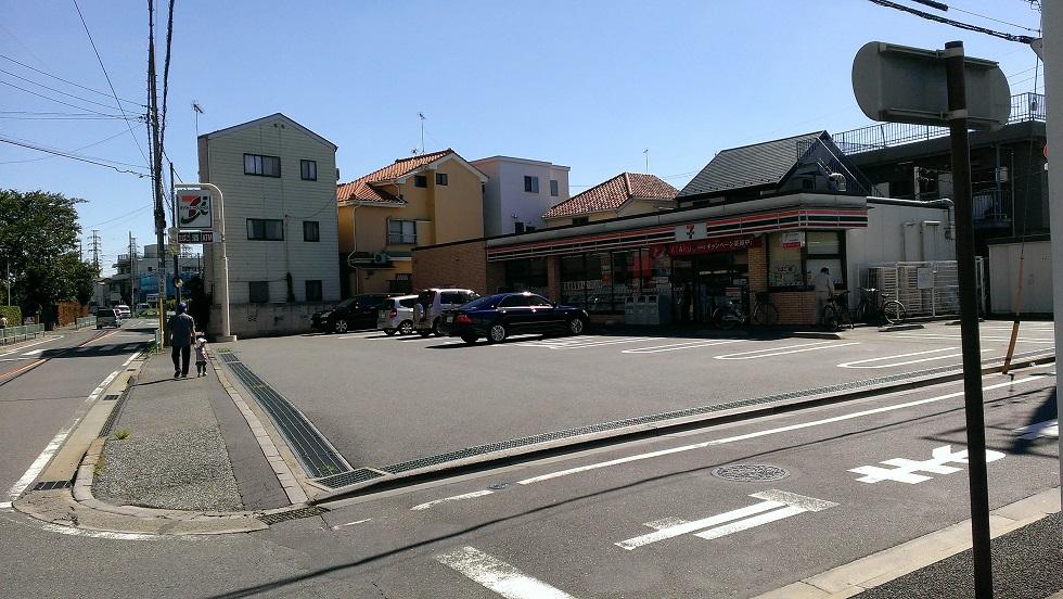 Convenience store. There is also a Seven-Eleven near you 300m to Seven-Eleven. 