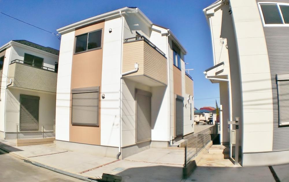 Local photos, including front road. Green a lot of local surrounding environment.  Clean streets is attractive to some sense of scale of the previous 19 buildings. 